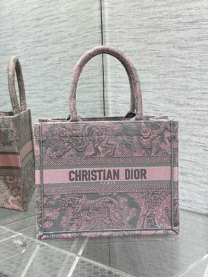 Christian Dior Booktote สีชมพูและสีเทา งานปัก Toile De Jouy Sauvage