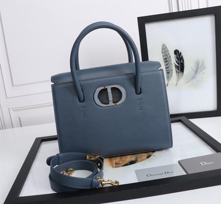 หนังลูกวัวแบรนด์ Dior กระเป๋าถือสุภาพสตรีขนาดกลาง St Honoré Tote D6718