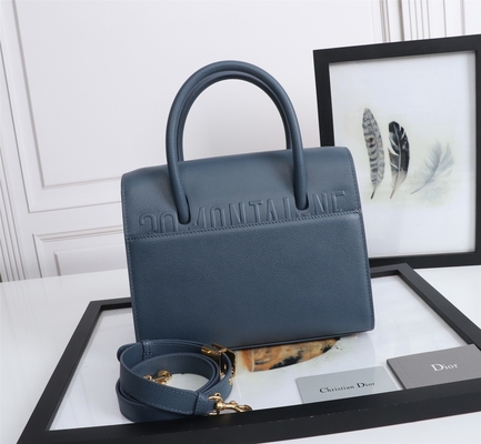 หนังลูกวัวแบรนด์ Dior กระเป๋าถือสุภาพสตรีขนาดกลาง St Honoré Tote D6718