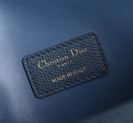หนังลูกวัวแบรนด์ Dior กระเป๋าถือสุภาพสตรีขนาดกลาง St Honoré Tote D6718