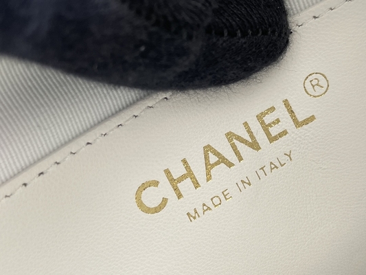 Chanel AS3562 Small Hobo Armpit Hippie Tote Bag กระเป๋าสะพาย 2022 ฤดูใบไม้ร่วงฤดูหนาว