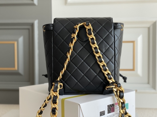 กระเป๋าเป้สะพายหลังยี่ห้อ Chanel Leather Flap Designer 1994-1996 Diamond Quilted For Women