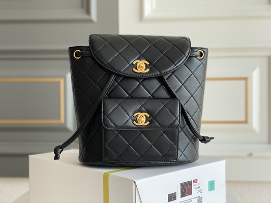กระเป๋าเป้สะพายหลังยี่ห้อ Chanel Leather Flap Designer 1994-1996 Diamond Quilted For Women
