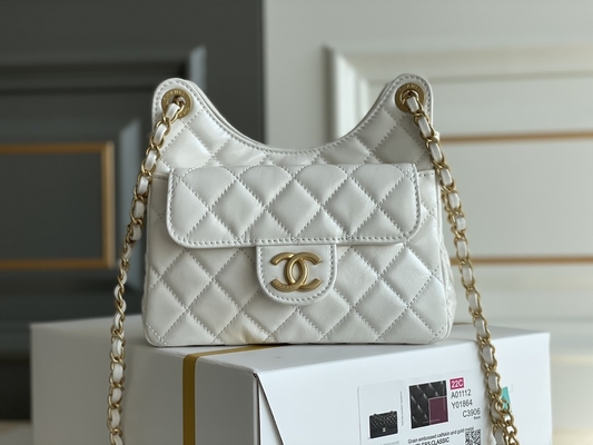 หนังลูกวัวสีขาวคลาสสิก กระเป๋าแบรนด์ดัง Preloved Chanel 2023 Cruise Bags