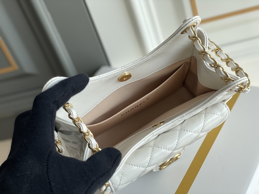 หนังลูกวัวสีขาวคลาสสิก กระเป๋าแบรนด์ดัง Preloved Chanel 2023 Cruise Bags