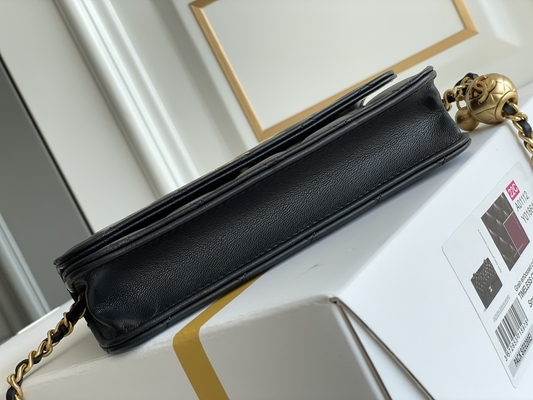 กระเป๋าสตางค์ Mini Coco Chanel WOC กระเป๋าคลัทช์สีดำบนสายโซ่ CF20