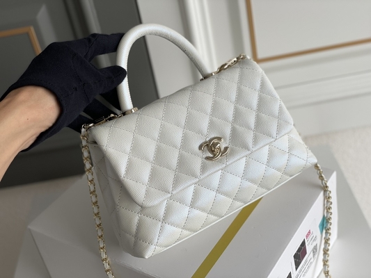 ***กระเป๋าสุภาพสตรีเย็บขอบแบรนด์ Lambskin Chanel Trapezoid Bag