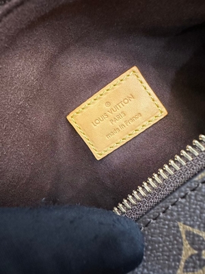 ผ้าใบ Presbyopic สีน้ำตาล Louis Vuitton LV Side Trunk Monogram PM Bag Suitcase