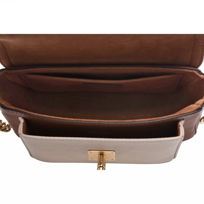 กระเป๋าหนังลูกวัวลายเกรน โมโนแกรม LV Lockme Tender Bag สีน้ำตาล
