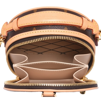 หนังลูกวัวลายเกรน โมโนแกรม แคนวาส LV Lockme Tender Bag M44699