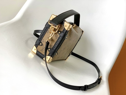 ผ้าใบเคลือบ Cruise Presbyopia Louis Vuitton M46358 LV Side Trunk Monogram กระเป๋าสะพายไหล่