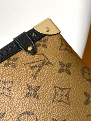 ผ้าใบเคลือบ Cruise Presbyopia Louis Vuitton M46358 LV Side Trunk Monogram กระเป๋าสะพายไหล่