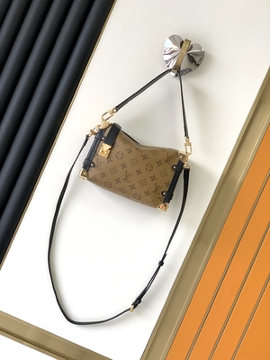 ผ้าใบเคลือบ Cruise Presbyopia Louis Vuitton M46358 LV Side Trunk Monogram กระเป๋าสะพายไหล่