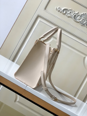 Cream Saffron Giant Monogram OnTheGo MM กระเป๋า Louis Vuitton Messenger สำหรับ IPad Mini