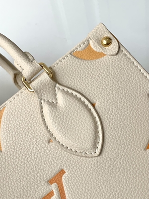 Cream Saffron Giant Monogram OnTheGo MM กระเป๋า Louis Vuitton Messenger สำหรับ IPad Mini