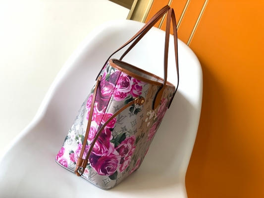ลายดอกไม้สีเงิน Louis Vuitton Large Never Full M21352