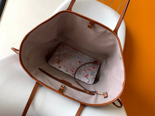 ลายดอกไม้สีเงิน Louis Vuitton Large Never Full M21352
