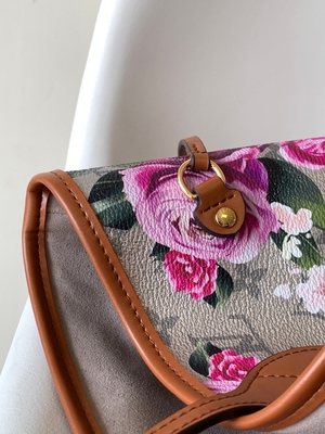 ลายดอกไม้สีเงิน Louis Vuitton Large Never Full M21352