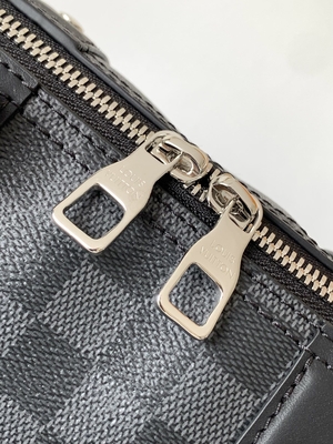 บุรุษแบรนด์เนม LV Keepall BandoulièRe 25 Checkerboard Messenger Bag