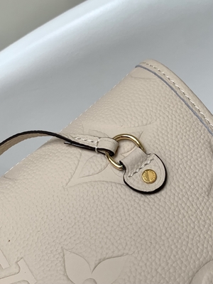กระเป๋าโท้ท Monogram Canvas Neverfull MM Beige มือสอง