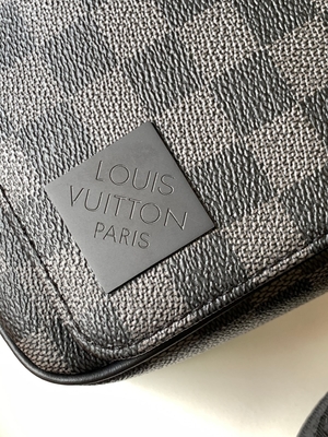 กระเป๋าผู้ชาย Louis Vuitton Branded District PM Damier Messenger Bag Graphite Black