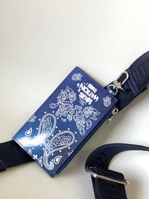 Gaston ขนาดเล็ก Louis Vuitton LV Pochette Wallet Double Zip Wearable