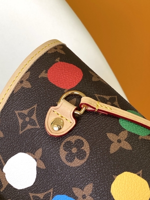 สีดำ LV X Yayoi Kusama Louis Vuitton Neverfull MM Monogram Bag Multicolor