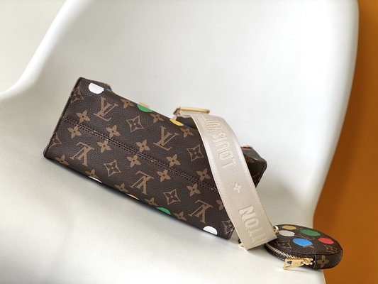 LV X Yayoi กระเป๋าแบรนด์เนมมือสอง Kusama OnTheGoMM Monogram Multicolor