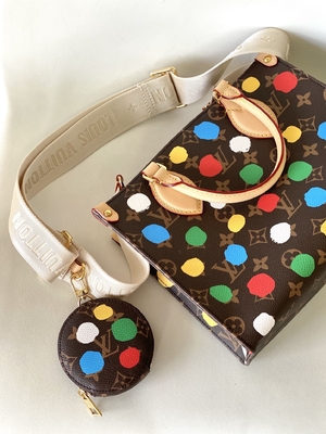 LV X Yayoi กระเป๋าแบรนด์เนมมือสอง Kusama OnTheGoMM Monogram Multicolor