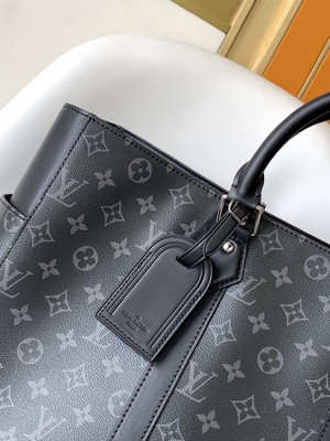 Mens Sac Plat Horizontal Zippé 24H M45571 Louis Vuitton กระเป๋า