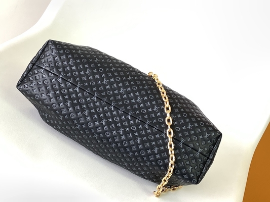 กระเป๋าคลัทช์ Louis Vuitton M45571