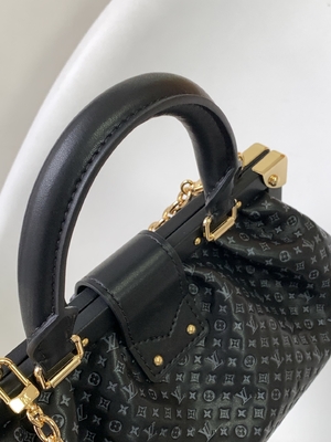 กระเป๋าคลัทช์ Louis Vuitton M45571