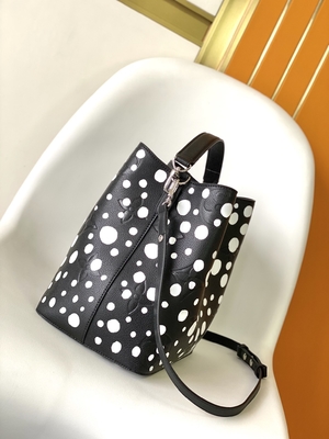 สุภาพสตรี สีขาว สีดำ NéOnoé MM Louis Vuitton Yayoi Kusama กระเป๋าถือ