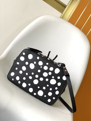 สุภาพสตรี สีขาว สีดำ NéOnoé MM Louis Vuitton Yayoi Kusama กระเป๋าถือ