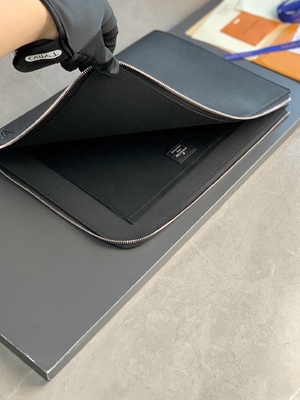 ดีไซเนอร์ Louis Vuitton Pochette Jour GM Cuir Taurillon Leather In Black Noir Purses