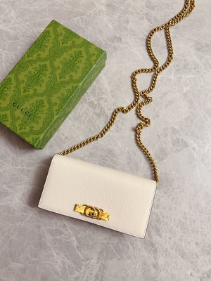 กระเป๋าหนังมินิดีไซน์เนอร์สีชมพูอ่อน Gucci Python Wallet On Chain WOC With Interlocking G