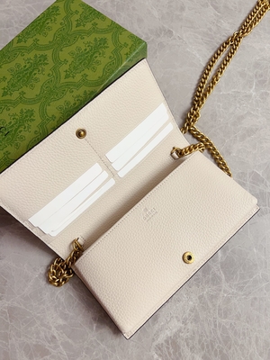 กระเป๋าหนังมินิดีไซน์เนอร์สีชมพูอ่อน Gucci Python Wallet On Chain WOC With Interlocking G