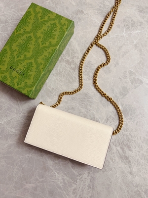 กระเป๋าหนังมินิดีไซน์เนอร์สีชมพูอ่อน Gucci Python Wallet On Chain WOC With Interlocking G