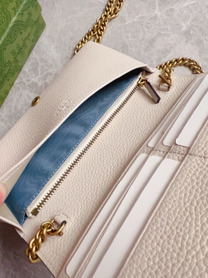 กระเป๋าหนังมินิดีไซน์เนอร์สีชมพูอ่อน Gucci Python Wallet On Chain WOC With Interlocking G