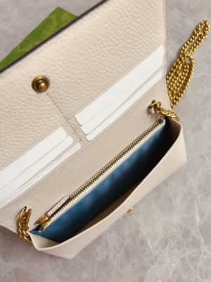 กระเป๋าหนังมินิดีไซน์เนอร์สีชมพูอ่อน Gucci Python Wallet On Chain WOC With Interlocking G
