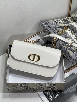 กระเป๋าสุภาพสตรี Dior Micro Montaigne 30 หนังสีขาว Custom