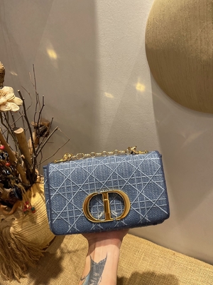 กระเป๋ามินิดีไซเนอร์ลายปัก Dior Caro Denim Small