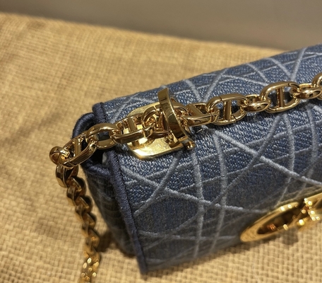 กระเป๋ามินิดีไซเนอร์ลายปัก Dior Caro Denim Small