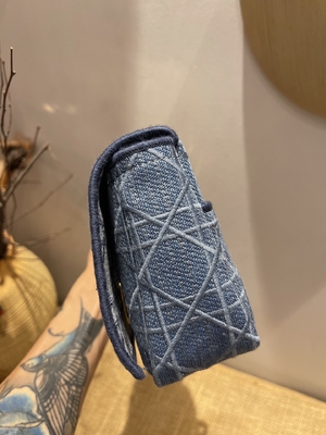 กระเป๋ามินิดีไซเนอร์ลายปัก Dior Caro Denim Small