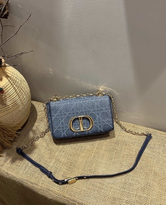 กระเป๋ามินิดีไซเนอร์ลายปัก Dior Caro Denim Small