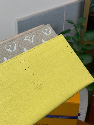 White Pochette Felicie LV Bag Spring In The City Monogram Empreinte