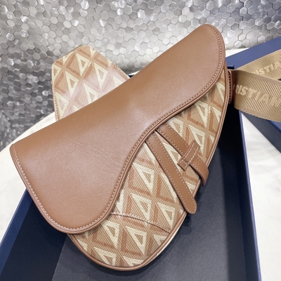 กระเป๋าสะพายข้าง CD Saddle Diamond Canvas And หนังเรียบ Dior Wallet Saddle