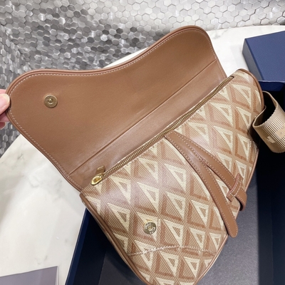 กระเป๋าสะพายข้าง CD Saddle Diamond Canvas And หนังเรียบ Dior Wallet Saddle