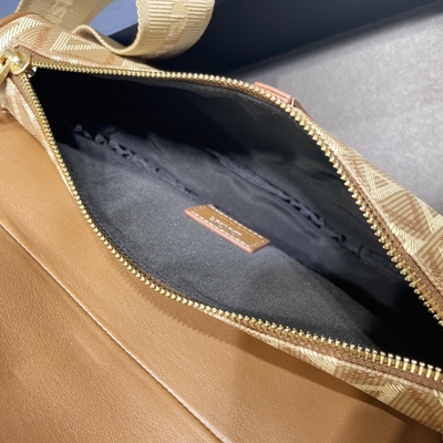 กระเป๋าสะพายข้าง CD Saddle Diamond Canvas And หนังเรียบ Dior Wallet Saddle