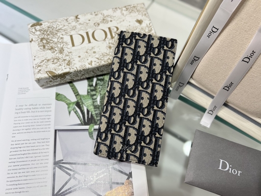 กระเป๋าสตางค์ผู้ชาย CD Christian Dior ลายนูนแนวตั้ง Diamond Zippered